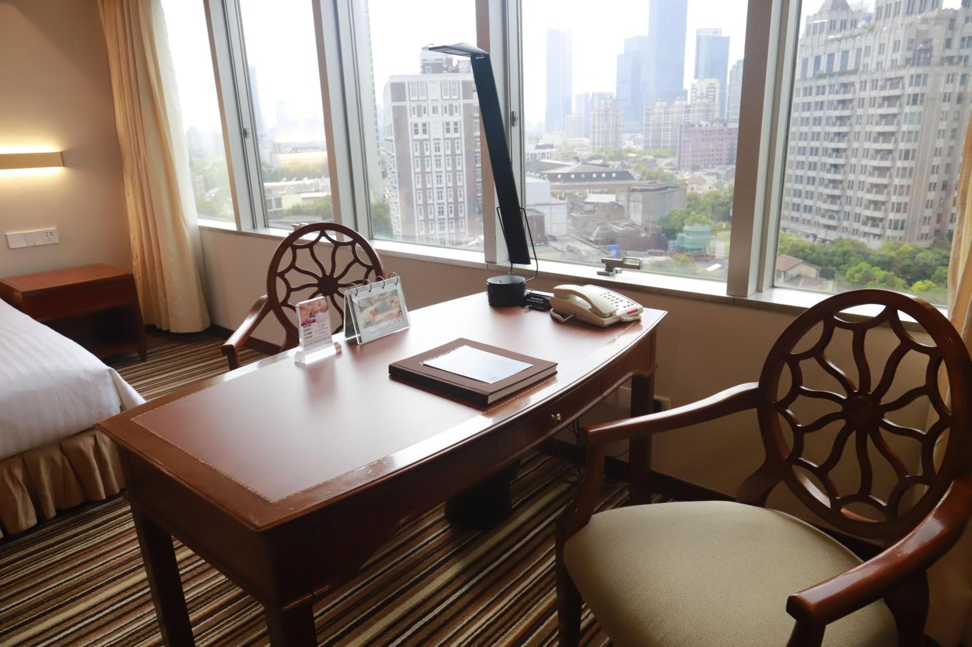 Jin Jiang Tower Hotel 5*